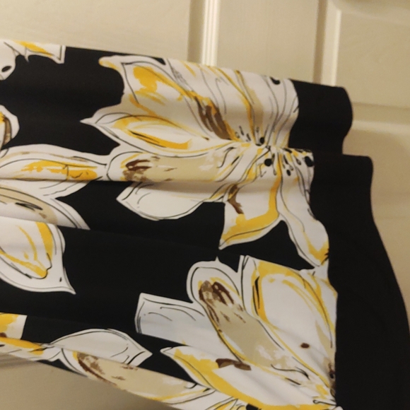 Sleeveless Floral Summer Dress Loose/Lightweight - Picture 4 of 7